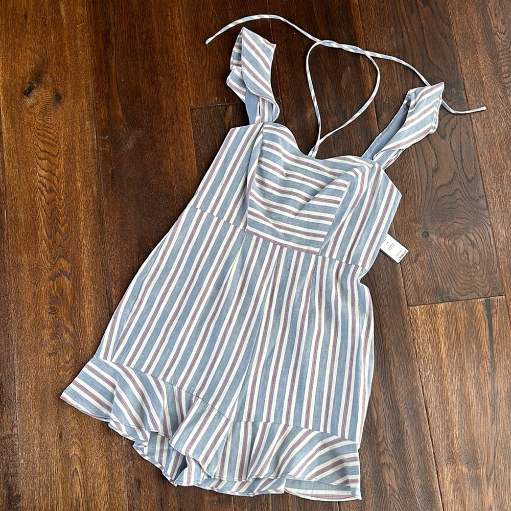 🌹NEW BCBG romper M